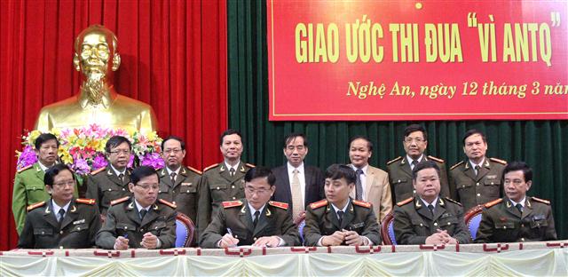 Tổ chức Hội nghị giao ước thi đua năm 2015