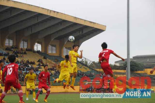 Rồi vùng lên và chiến thắng với tỉ số 2-1