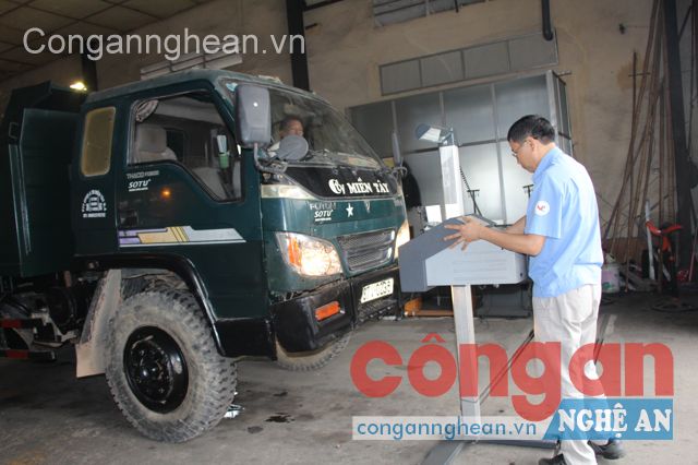 Hoạt động đăng kiểm tại Trung tâm đăng kiểm xe cơ giới Nghệ An