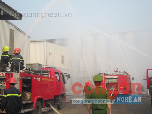 Diễn tập chữa cháy tại Công ty cổ phần Bia Sài Gòn - Nghệ Tĩnh