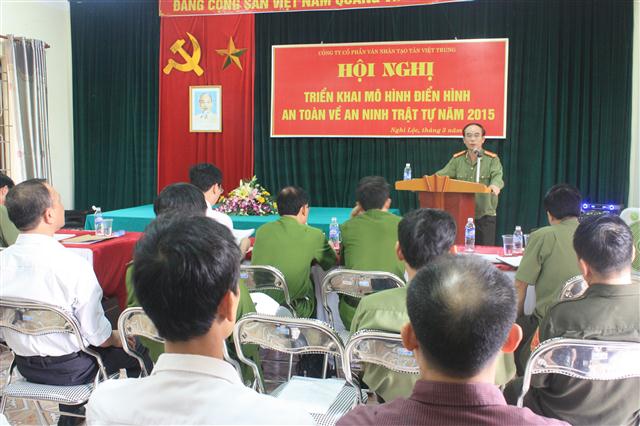 Đại diện Công an tỉnh phát biểu tại hội nghị