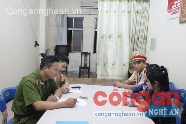 Truy lùng đối tượng cầm đầu đường dây mua bán người