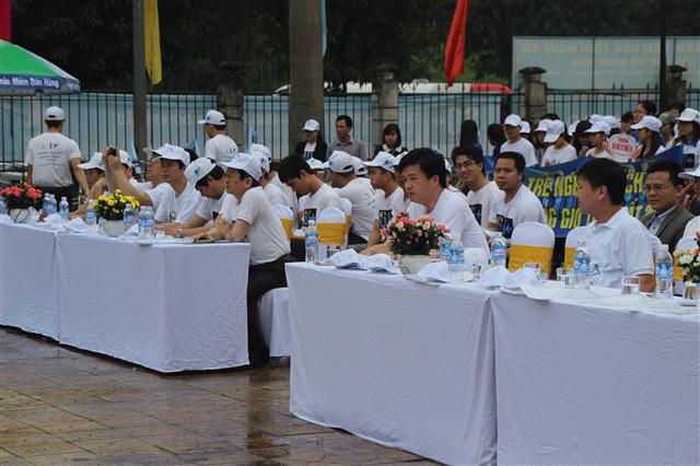 Đại biểu tham dự lễ phát động