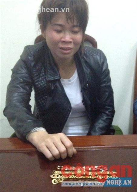 Chân dung PGĐ ngân hàng rởm
