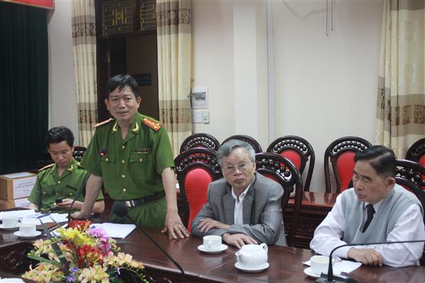 Đại tá Mai Chiến Thắng - Phó trưởng CATP Vinh phát biểu tại buổi giao lưu