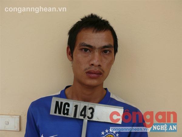 'Đại ca' vùng sơn cước ra đầu thú sau cuộc chạy trốn