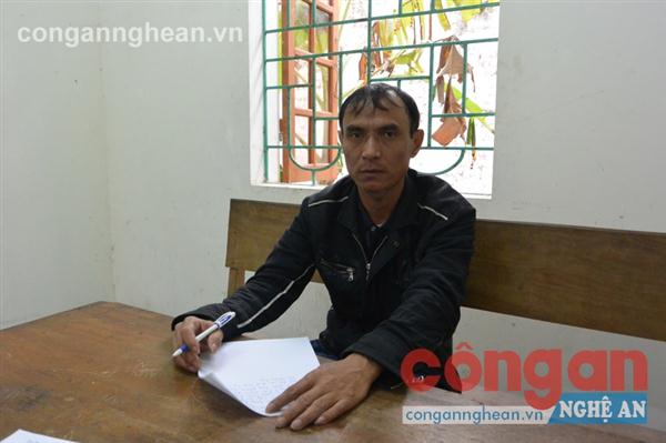 Lật tẩy thủ đoạn trộm tiền trên xe khách