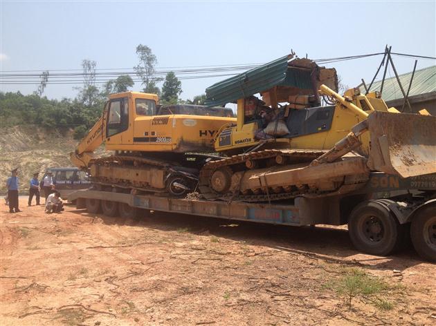 Bắt 2 xe đầu kéo trốn trạm cân