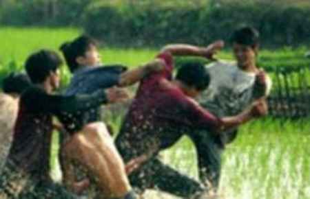 3 thanh niên đánh 1 người nhập viện