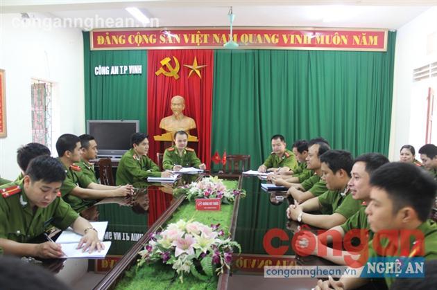 Lính hình sự trên thành phố Đỏ
