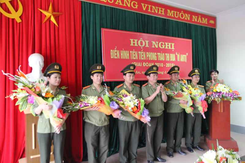 Hội nghị điển hình tiên tiến giai đoạn 2010-2015