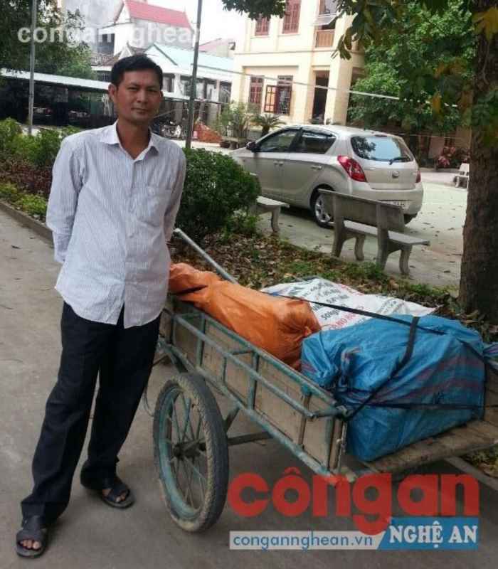 Bắt giữ đối tượng vận chuyển 16 cá thể khỉ trái phép