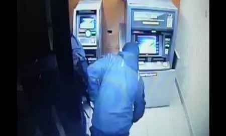 Cảnh giác: Trộm tiền từ ATM bằng công nghệ cao