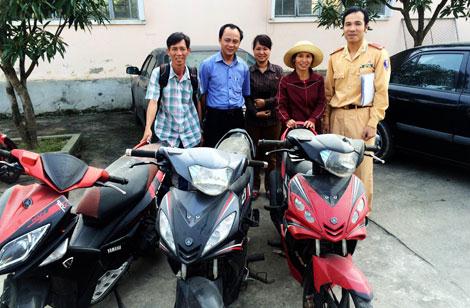 Trao trả 3 xe máy sau nhiều năm mất trộm