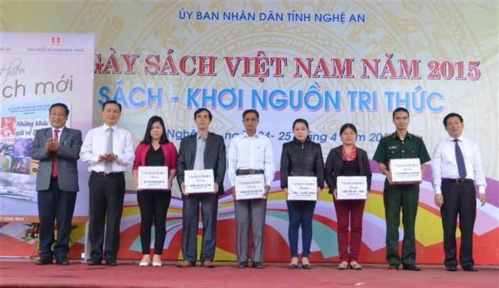 Khai mạc triển lãm 'Sách – khơi nguồn sáng tạo trí thức'