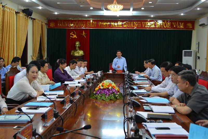 Đồng chí Hồ Đức Phớc, Bí thư Tỉnh ủy chủ trì cuộc họp