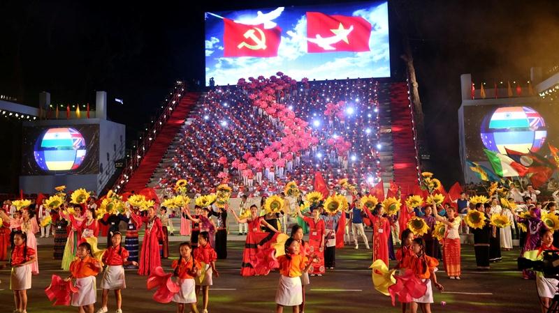 Nhiều hoạt động chào mừng kỷ niệm 40 năm giải phóng miền Nam, thống nhất đất nước