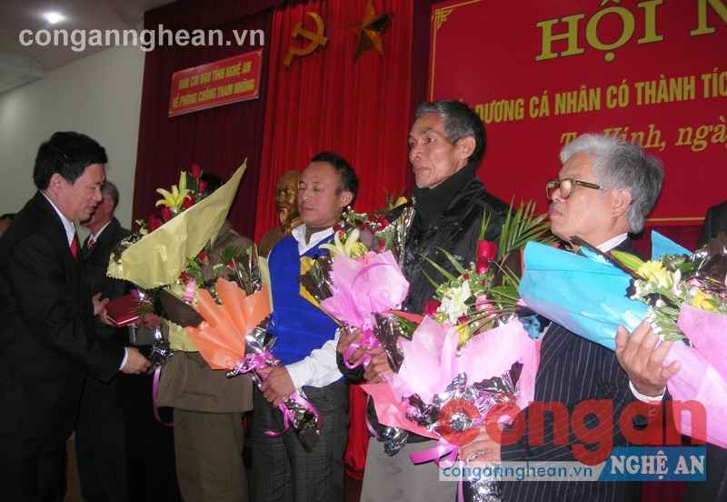 Lãnh đạo tỉnh Nghệ An biểu dương những cá nhân có thành tích  trong phòng, chống tham nhũng