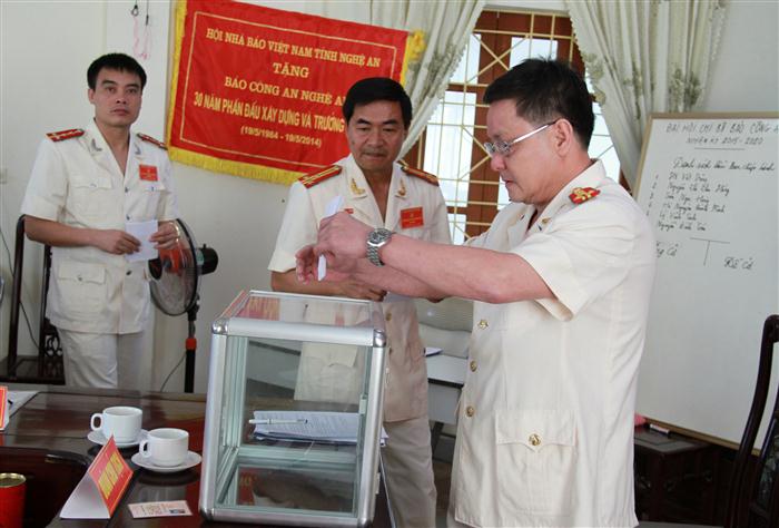 Đại hội chi bộ Báo Công an Nghệ An nhiệm kì 2015 - 2020