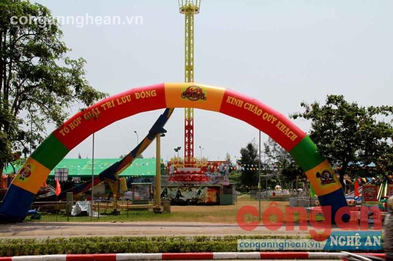 Sân vận động biến thành 'tổ hợp giải trí lưu động'