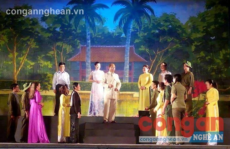 'Bác Hồ - Người là niềm tin tất thắng'