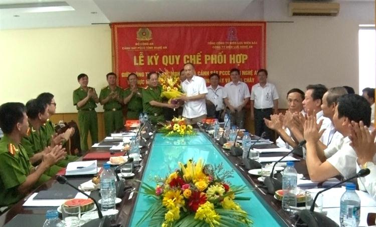 Ký kết quy chế phối hợp với Công ty điện lực Nghệ An