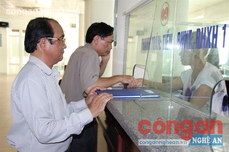 Các doanh nghiệp đóng tiền bảo hiểm tại Bảo hiểm xã hội tỉnh