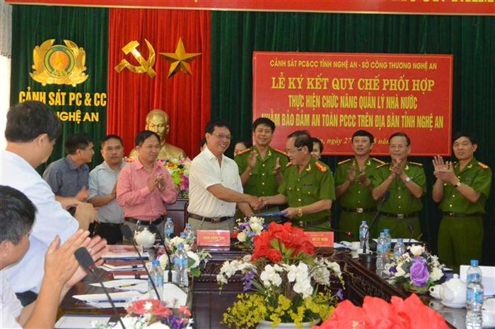 Ký kết quy chế phối hợp giữa Cảnh sát PC&CC & Sở Công thương