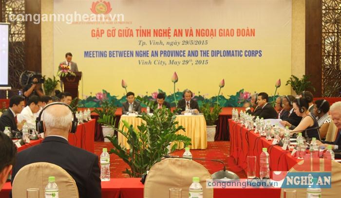 Toàn cảnh phiên đối thoại “Gặp gỡ giữa Nghệ An và ngoại giao đoàn” 