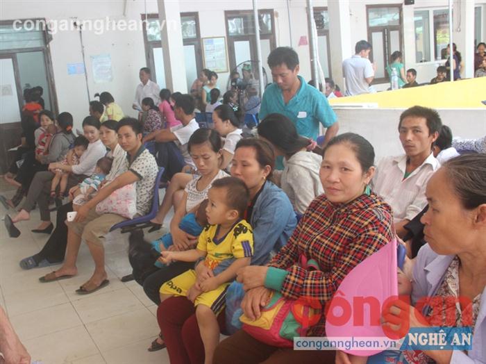 Cuộc sống người dân đảo lộn vì nắng nóng