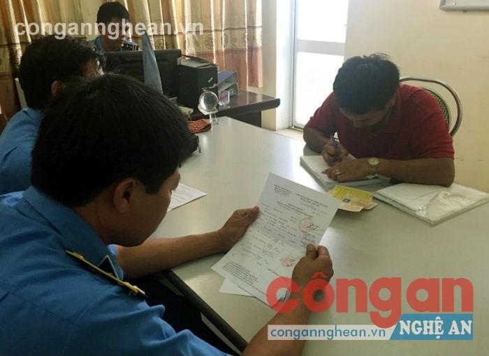 Bắt xe khách 32 chỗ nhồi nhét 59 người