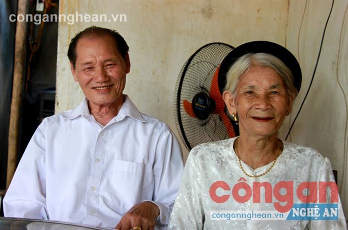 Vợ chồng ông Trung, bà Vân