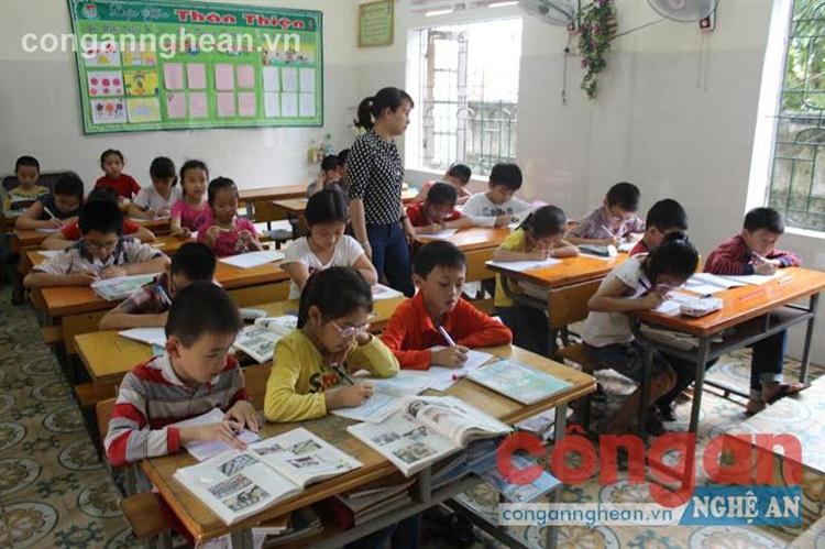Muôn kiểu khen thưởng cuối năm cho học sinh tiểu học