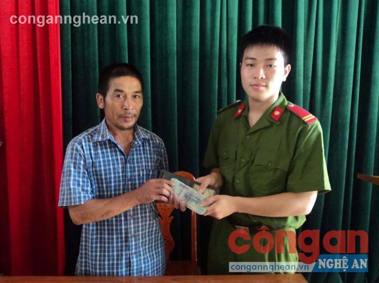 Trả lại 50 triệu đồng cho người đánh rơi
