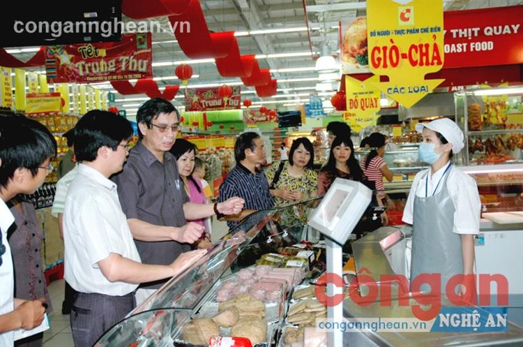 Cẩn trọng với thực phẩm trong mùa hè