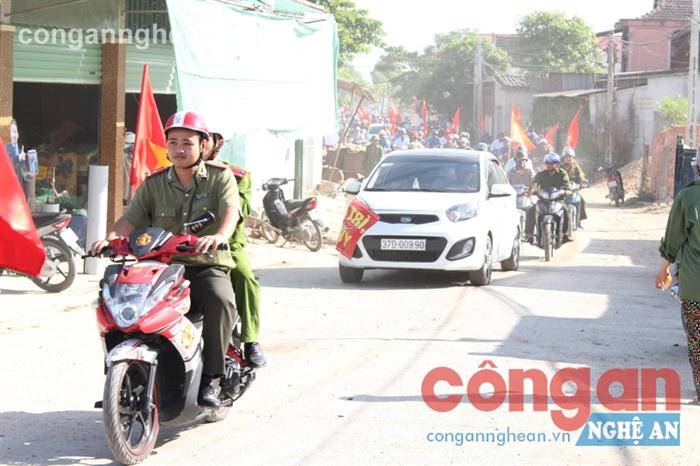 Các lực lượng tham gia diễu hành                                             tuyên truyền về phòng, chống ma tuý