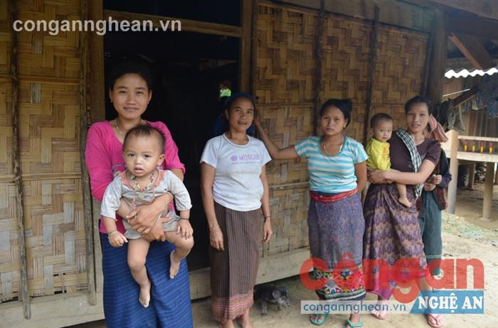 Khi 'phép vua' thua... hủ tục