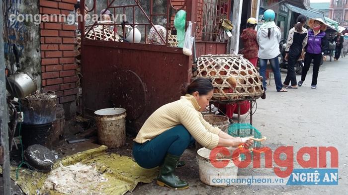 Giết mổ gia cầm tràn lan tại các chợ