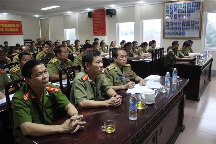 Tập huấn nghiệp vụ cho Công an 2 tỉnh nước bạn Lào