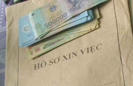 Bắt người phụ nữ lừa 'chạy việc'
