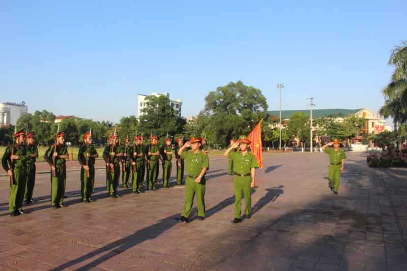 Huấn luyện lễ nghi tại Công an Hà Tĩnh