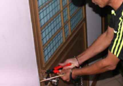 2 nhân viên trộm tiền của công ty