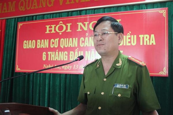Đại tá Nguyễn Hữu Cầu, Bí thư Đảng ủy, Giám đốc Công an tỉnh, Thủ trưởng Cơ quan Cảnh sát điều tra chủ trì thảo luận, giải trình và hướng dẫn nghiệp vụ