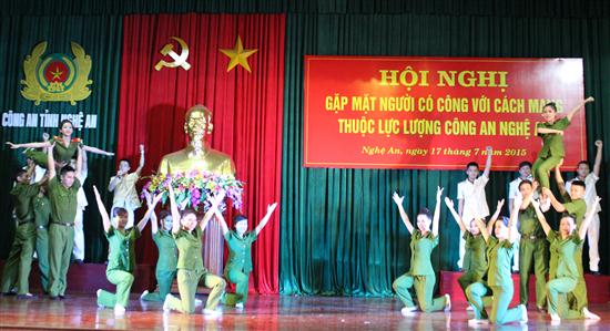 Hội nghị gặp mặt người có công với cách mạng trong Công an Nghệ An