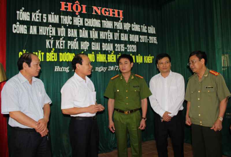 Hưng Nguyên: Biểu dương các điển hình tiên tiến 'dân vận khéo'
