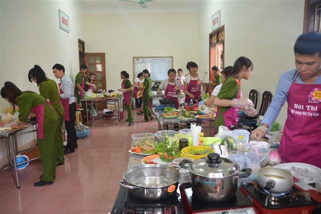 Phần thi “Kỹ năng nội trợ giỏi”.