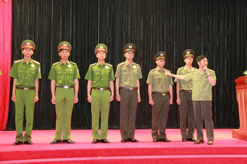 Lãnh đạo BCA cho ý kiến về cải tiến nâng cao chất lượng trang phục CAND