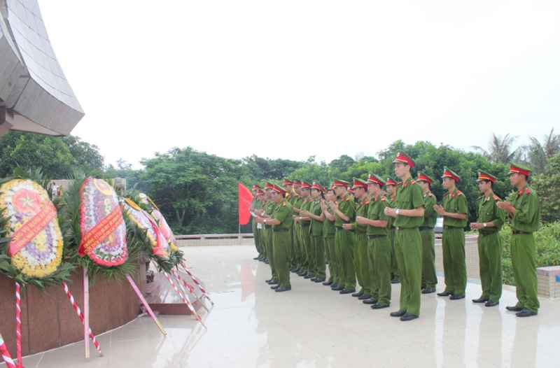 CBCS Phòng PC81 dâng hoa, dâng hương nhân ngày 27.7