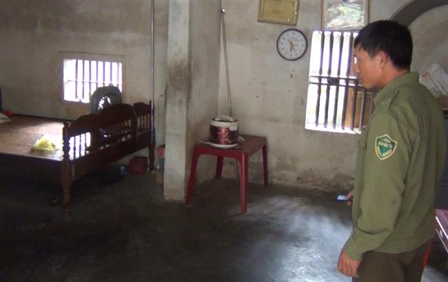 Chỉ vì rượu chồng tẩm xăng đốt vợ, con