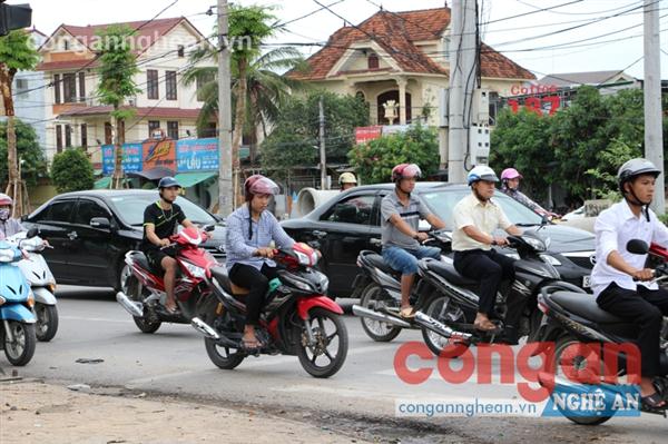 Người dân không được trả lại phí bảo trì đường bộ mà số tiền đó sẽ dùng để bảo trì đường bộ và xây dựng giao thông nông thôn mới